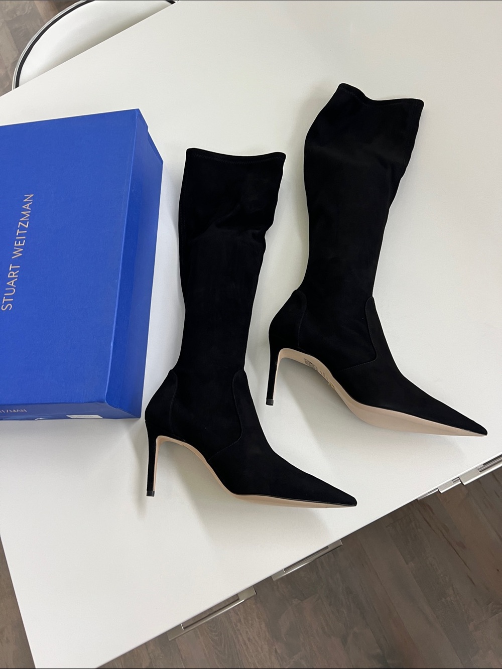 Stuart Weitzman long knee high long fitted black suede pointed toe boots 8.5